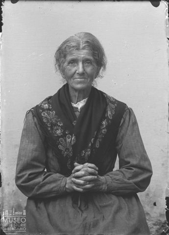 Val Brembana. Ritratto di donna