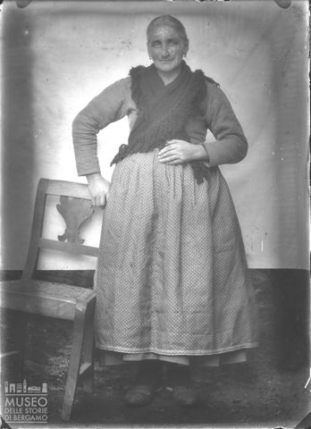 Piazza Brembana. Ritratto di donna