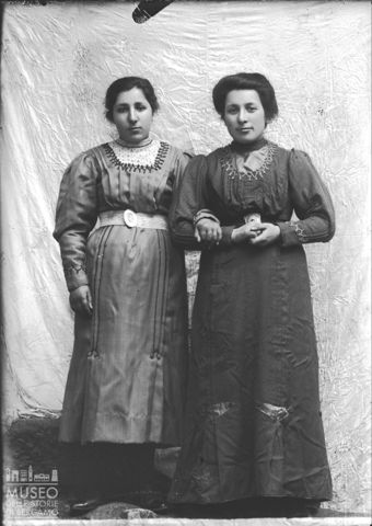 Val Brembana. Ritratto di due donne
