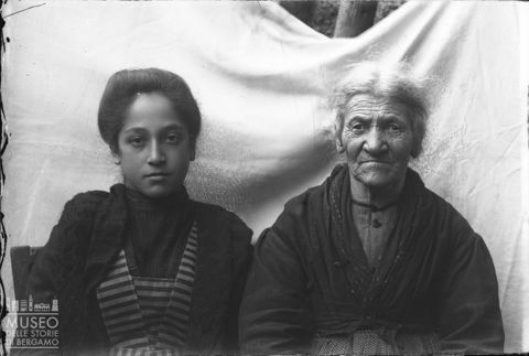 Val Brembana. Ritratto di due donne