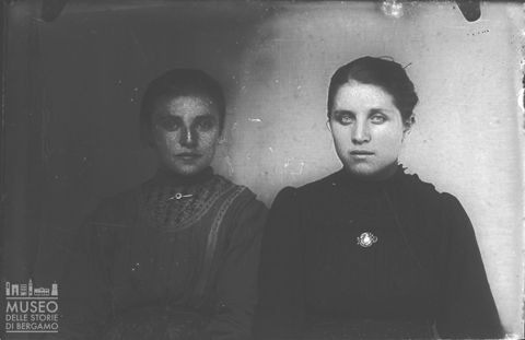 Val Brembana. Ritratto di due donne
