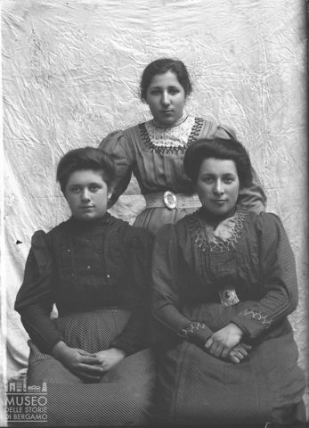 Val Brembana. Ritratto di tre donne