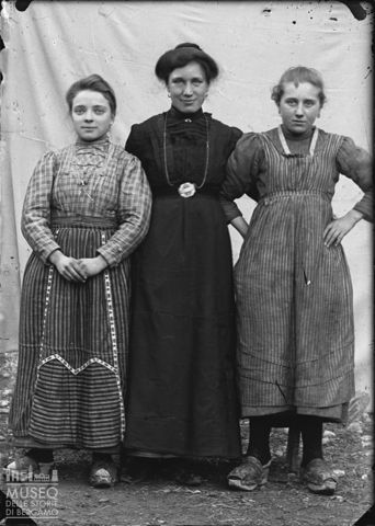 Val Brembana. Ritratto di tre donne
