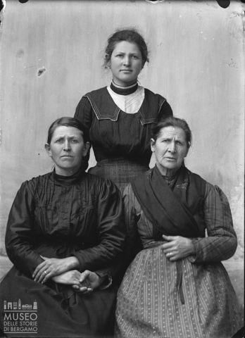 Val Brembana. Ritratto di tre donne