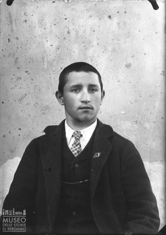 Piazza Brembana. Ritratto di ragazzo
