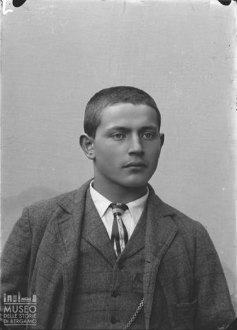 Piazza Brembana. Ritratto di ragazzo