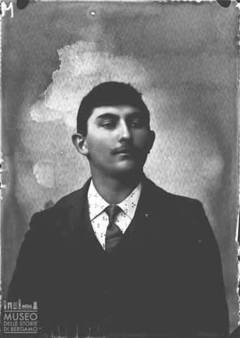 Moio de' Calvi. Ritratto di ragazzo