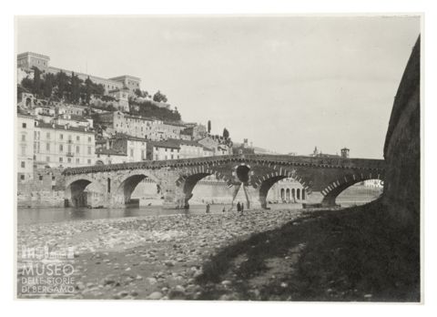 Ponte stradale sull'Adige a Verona