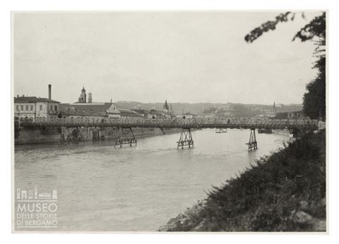 Ponte stradale sull'Adige a Verona