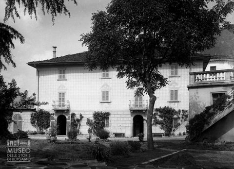 Ingresso di una villa signorile