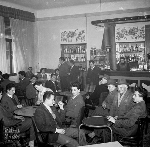 Conversazioni in un bar