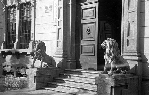 Municipio di Trescore, ingresso