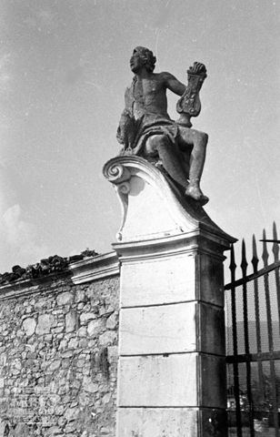 Villa Terzi al Cantòn, statua di Apollo