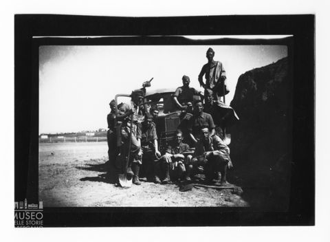 Gruppo di militari