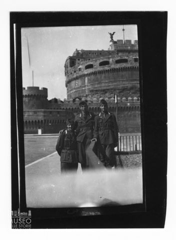 Tre militari a Roma