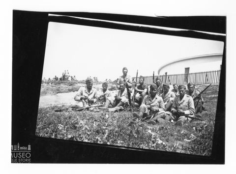 Gruppo di militari a riposo