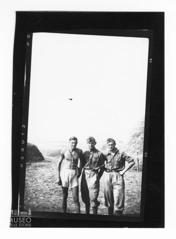 Ritratto di tre militari