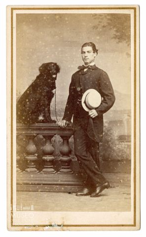 Ritratto di uomo con cane