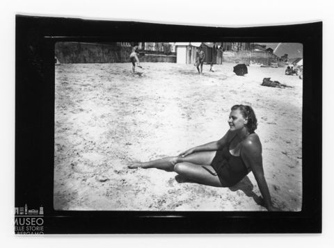 Ritratto di donna in spiaggia