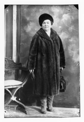 Ritratto di anziana signora
