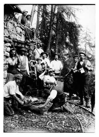Ritratto di un gruppo di minatori