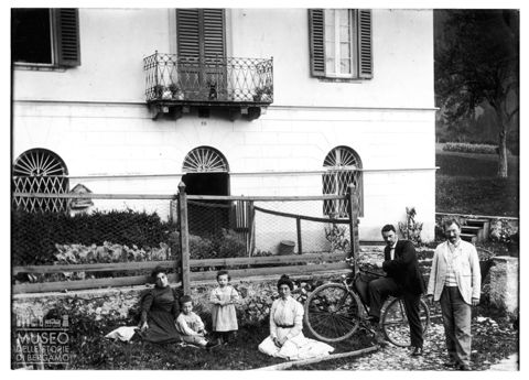 Ritratto di Giuseppe Bonandrini e della famiglia