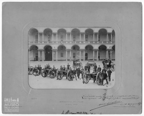 Ufficiali della Artiglieria presso l'Accademia Militare di Torino nel 1896