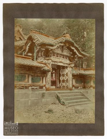 Dettaglio del portale (Karamon) nel Santuario Tosho-gu Shrine a Nikko