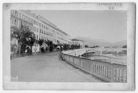 Lungomare di Nizza e facciata dell'Hotel de France