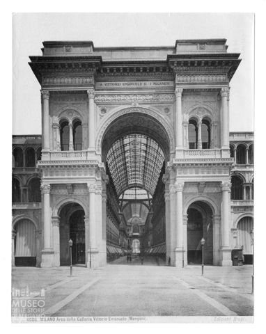 Esterno della Galleria Vittorio Emanuele II a Milano