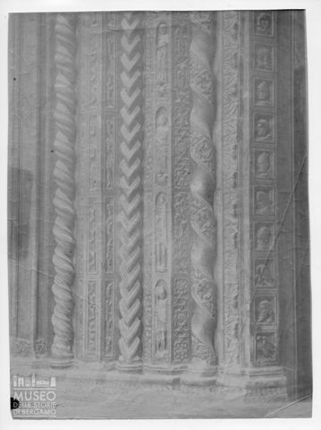 Dettaglio della Porta dei leoni Rossi