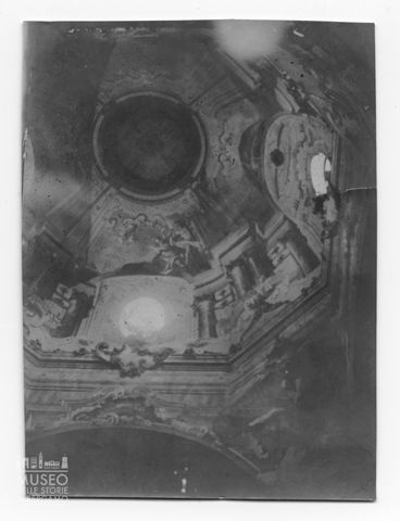 Vista di cupola affrescata