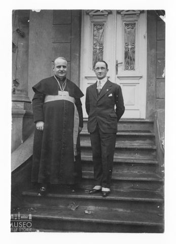 Monsignor Angelo Roncalli con il conte Guido Roncalli di Montorio