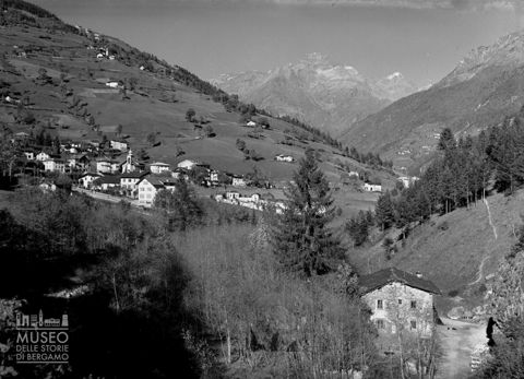 Panorama con campanile