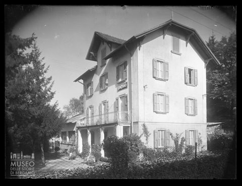 Esterno di un albergo [2]