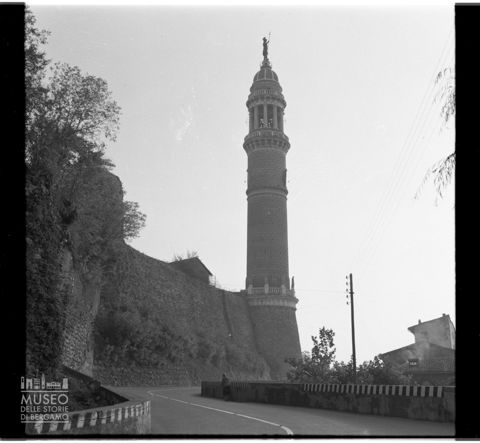 Torre del Popolo e mura