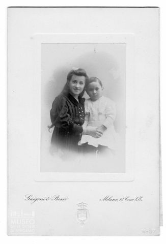 Ritratto di due bambine