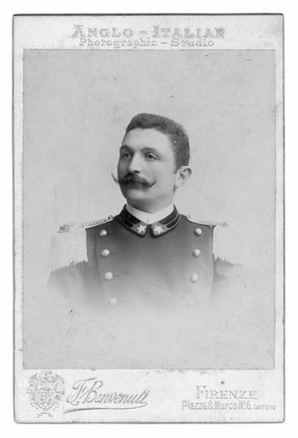 Ritratto di Aristide Isacchi in abiti militari