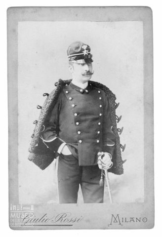 Ritratto di militare con sciabola