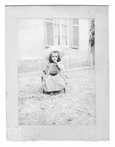 Ritratto di bimba con cappello
