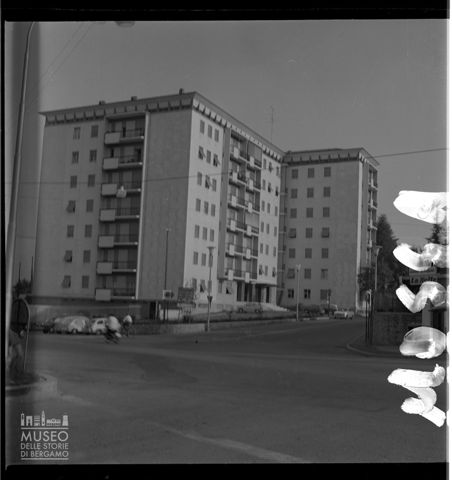 Edificio affacciato sulla Briantea