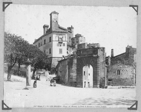 La porta di San Giovanni di Bolsena e l'antico Castello