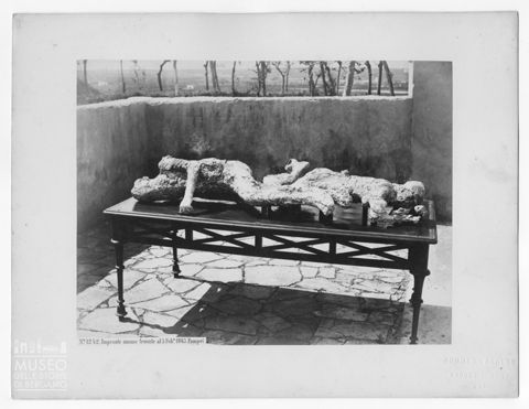 Calchi in gesso dei corpi morti a Pompei