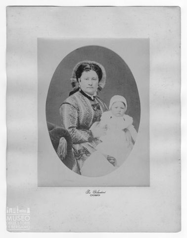 Ritratto di Emilia Profumo con presumibilmente sua figlia