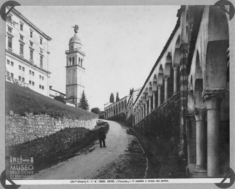 Veduta di una strada di Udine