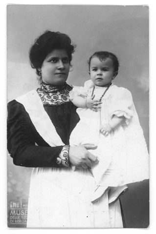 Ritratto di donna con bambina