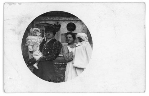 Ritratto di donne con bambini