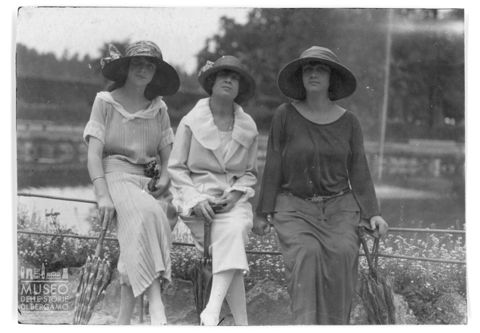 Ritratto di tre ragazze