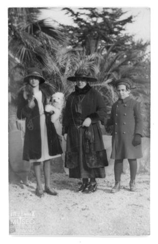 Ritratto di una donna e due ragazzi