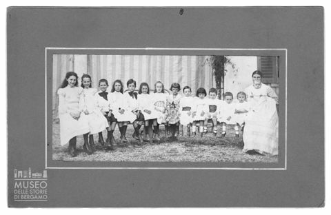 Ritratto di gruppo di bambini